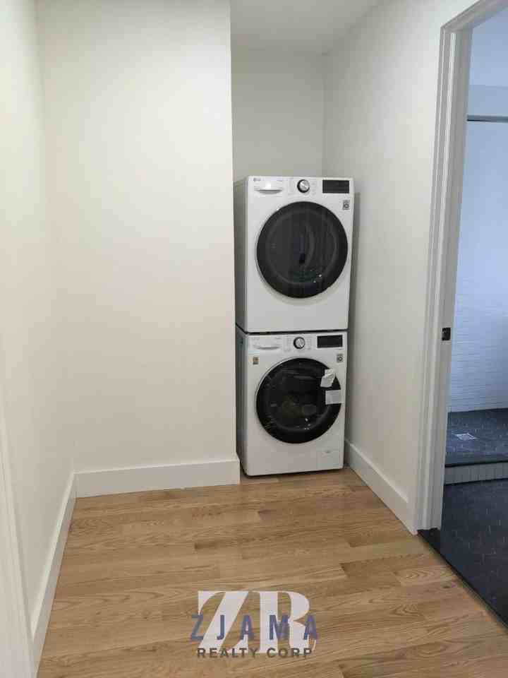 25 E 21st St - Photo 2 of 7