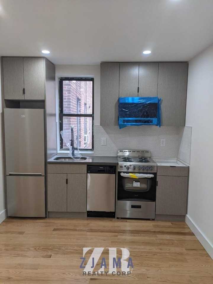 25 E 21st St - Photo 4 of 7