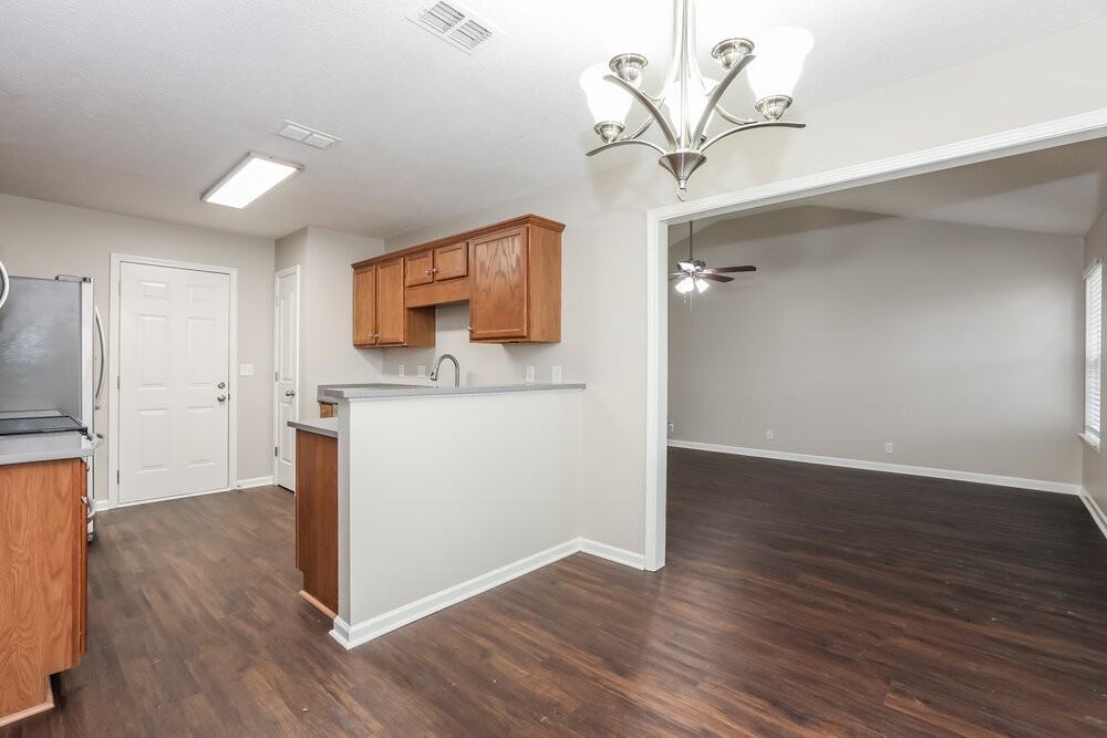 1434 Ballater Dr - Photo 6 of 17