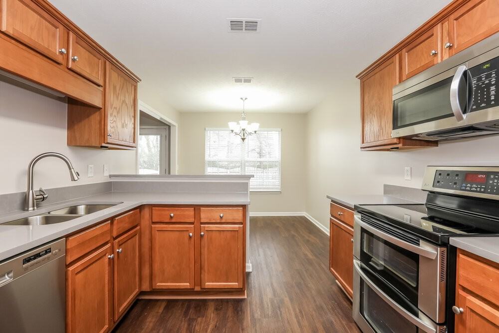 1434 Ballater Dr - Photo 7 of 17