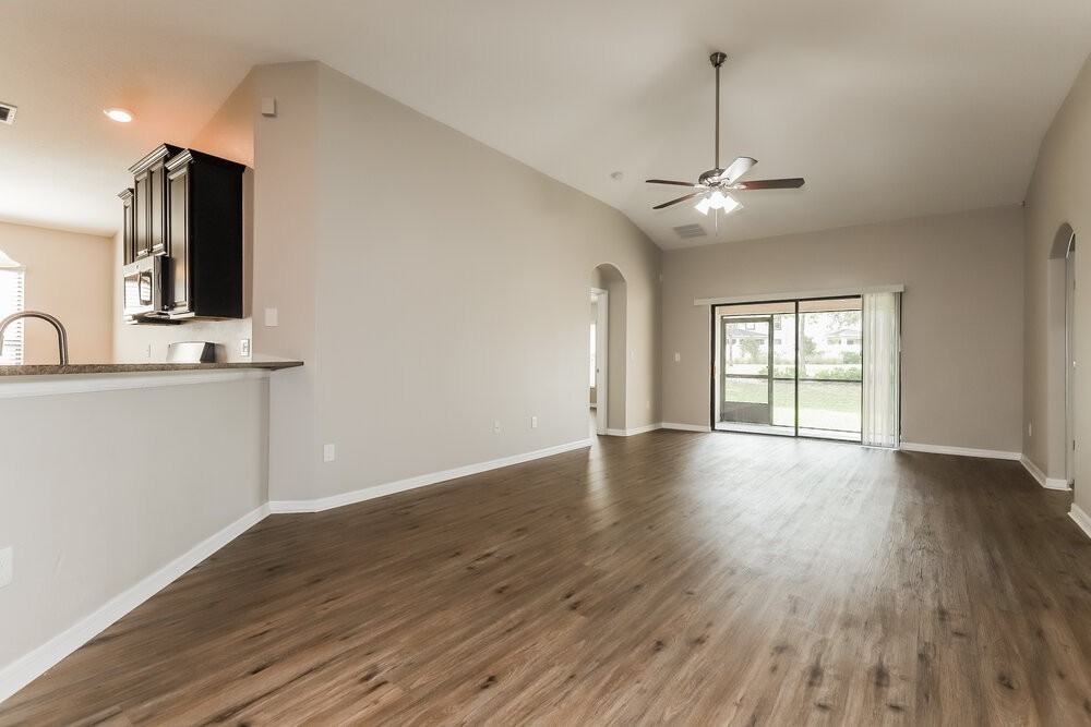 14225 Stockwell Ln - Photo 4 of 16