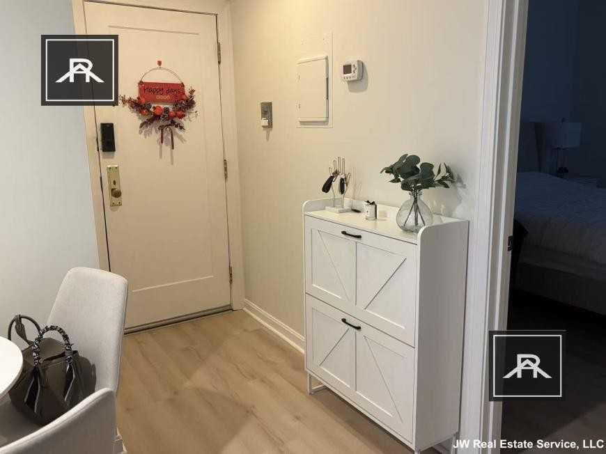 1424 Commonwealth Ave - Photo 4 of 6