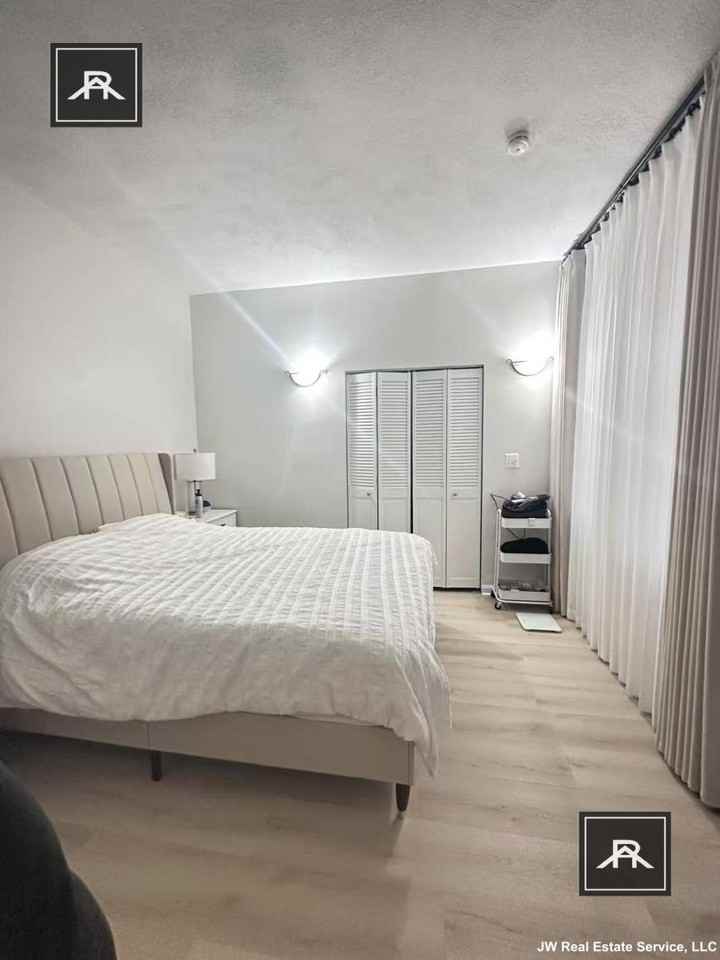 1424 Commonwealth Ave - Photo 5 of 6