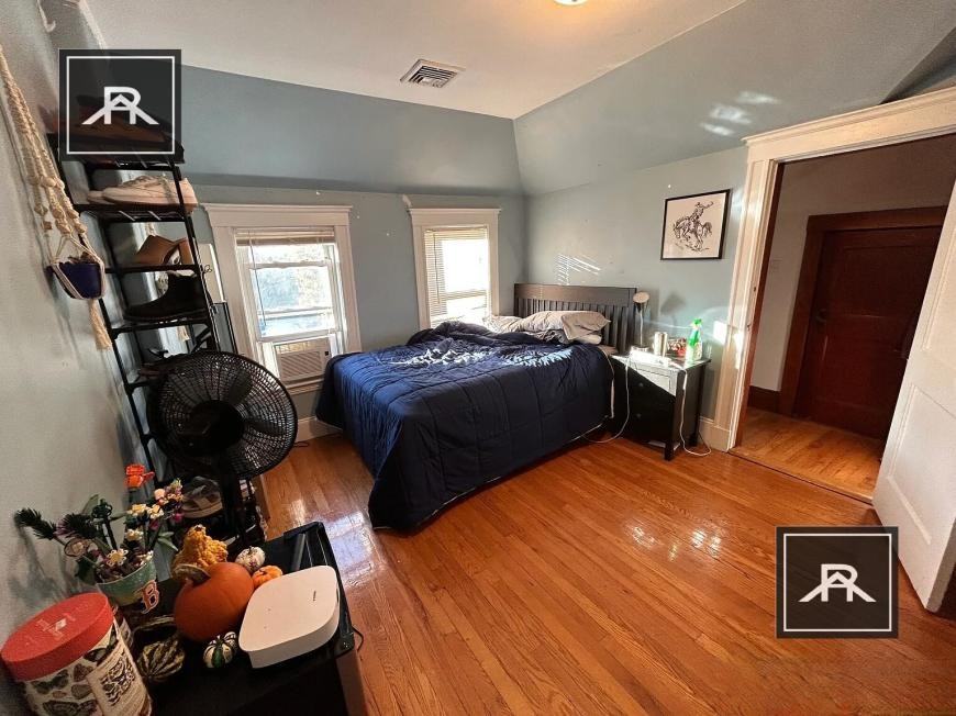 236 Commonwealth Ave - Photo 5 of 10
