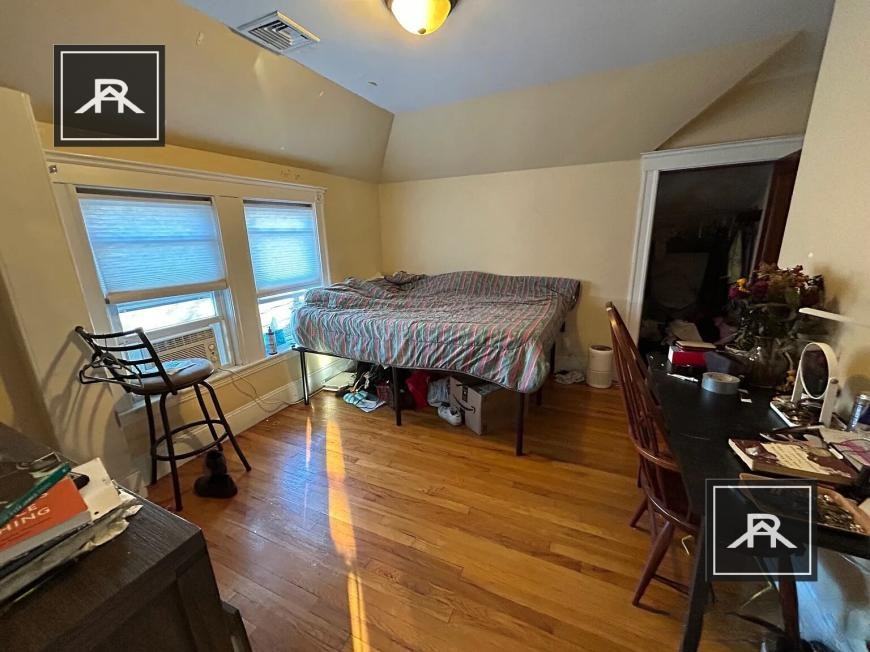 236 Commonwealth Ave - Photo 6 of 10