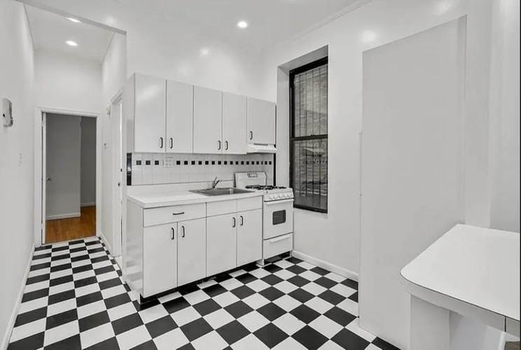 170 E 91st St - Photo 3 of 10