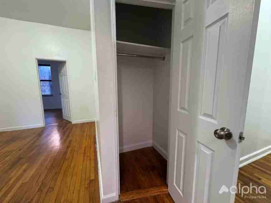 315 E 108th St - Photo 3 of 7