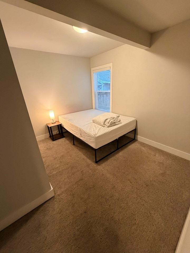 S 164th St - Photo 4 of 8