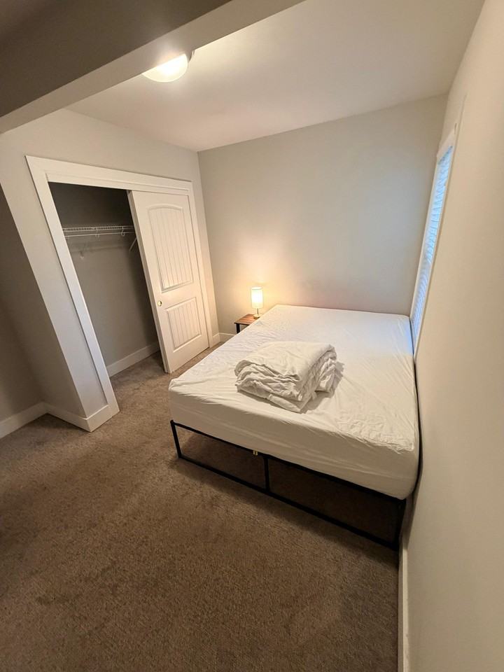 S 164th St - Photo 5 of 8