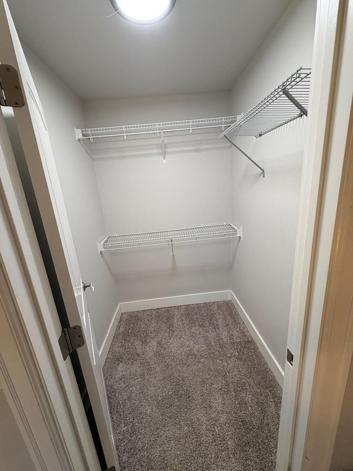 S 164th St - Photo 7 of 8