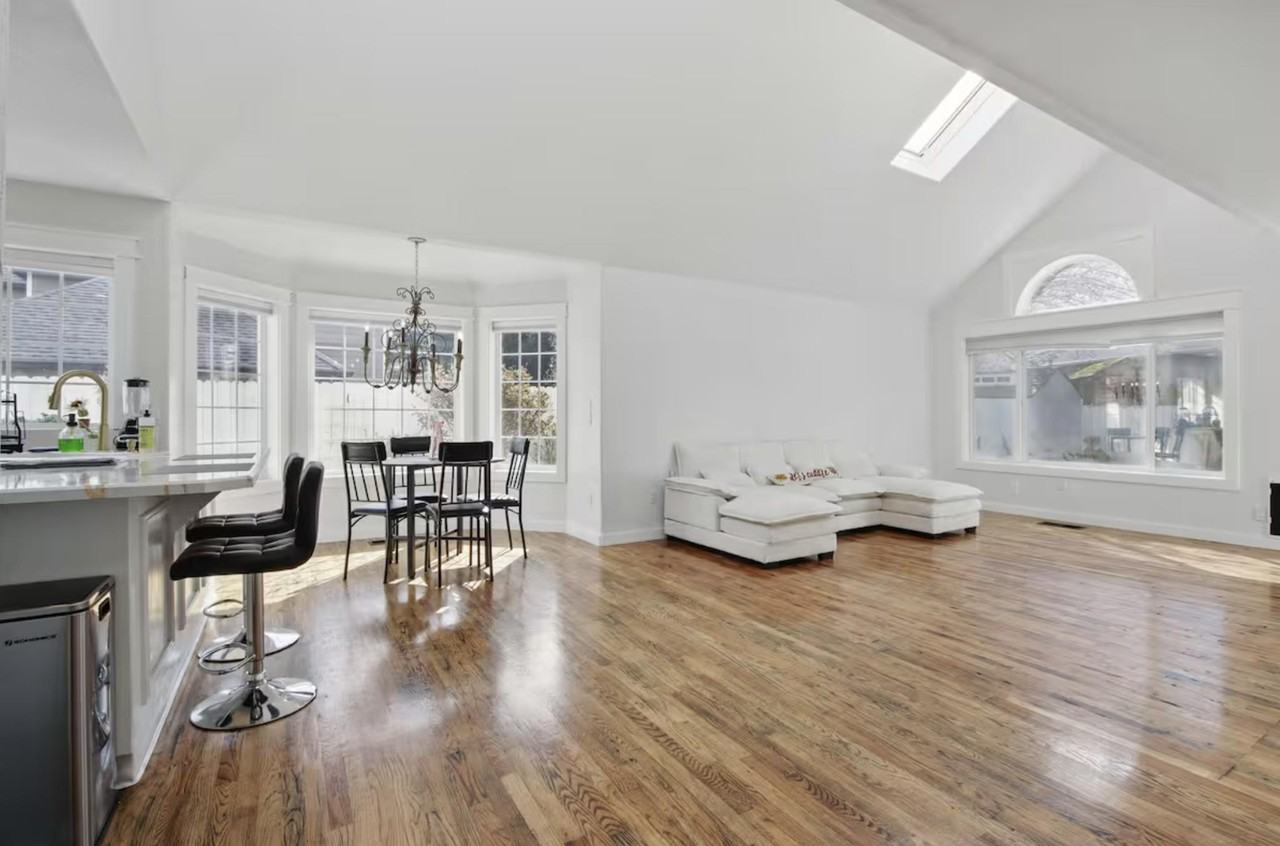 Ne 37th St - Photo 6 of 15