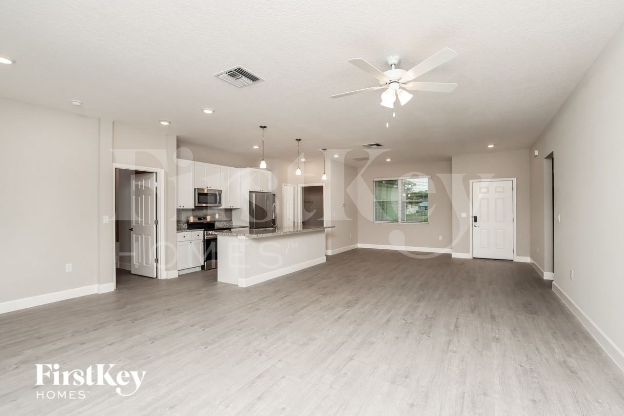 1157 Palo Alto St Se - Photo 3 of 19