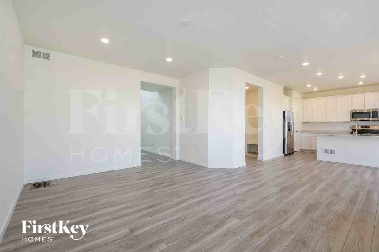 10995 Uvalda St - Photo 3 of 18