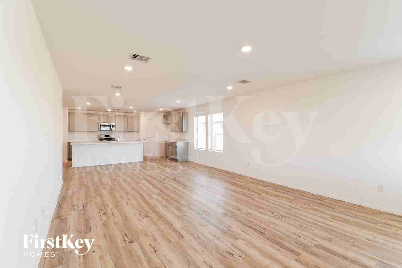 456 Maple Bend Ln - Photo 3 of 15