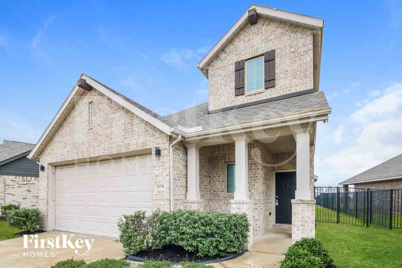15758 Cairnwell Bend Dr - Photo 2 of 19