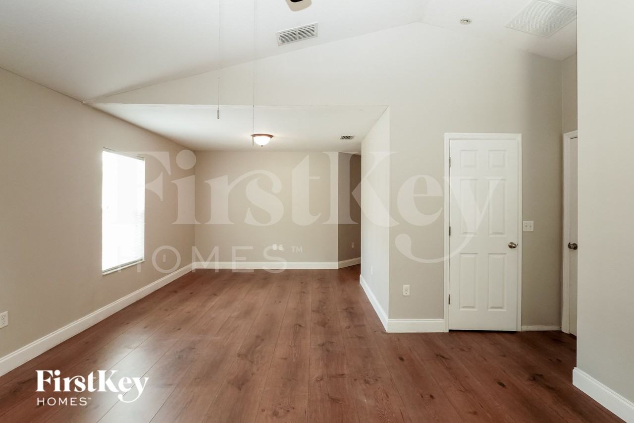 3470 Heath Dr - Photo 2 of 18