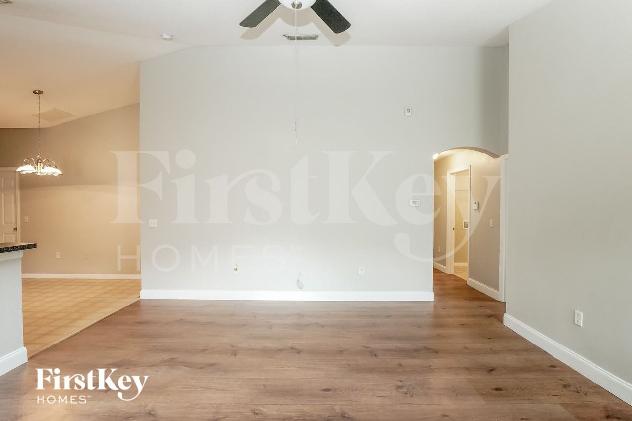 3470 Heath Dr - Photo 3 of 18