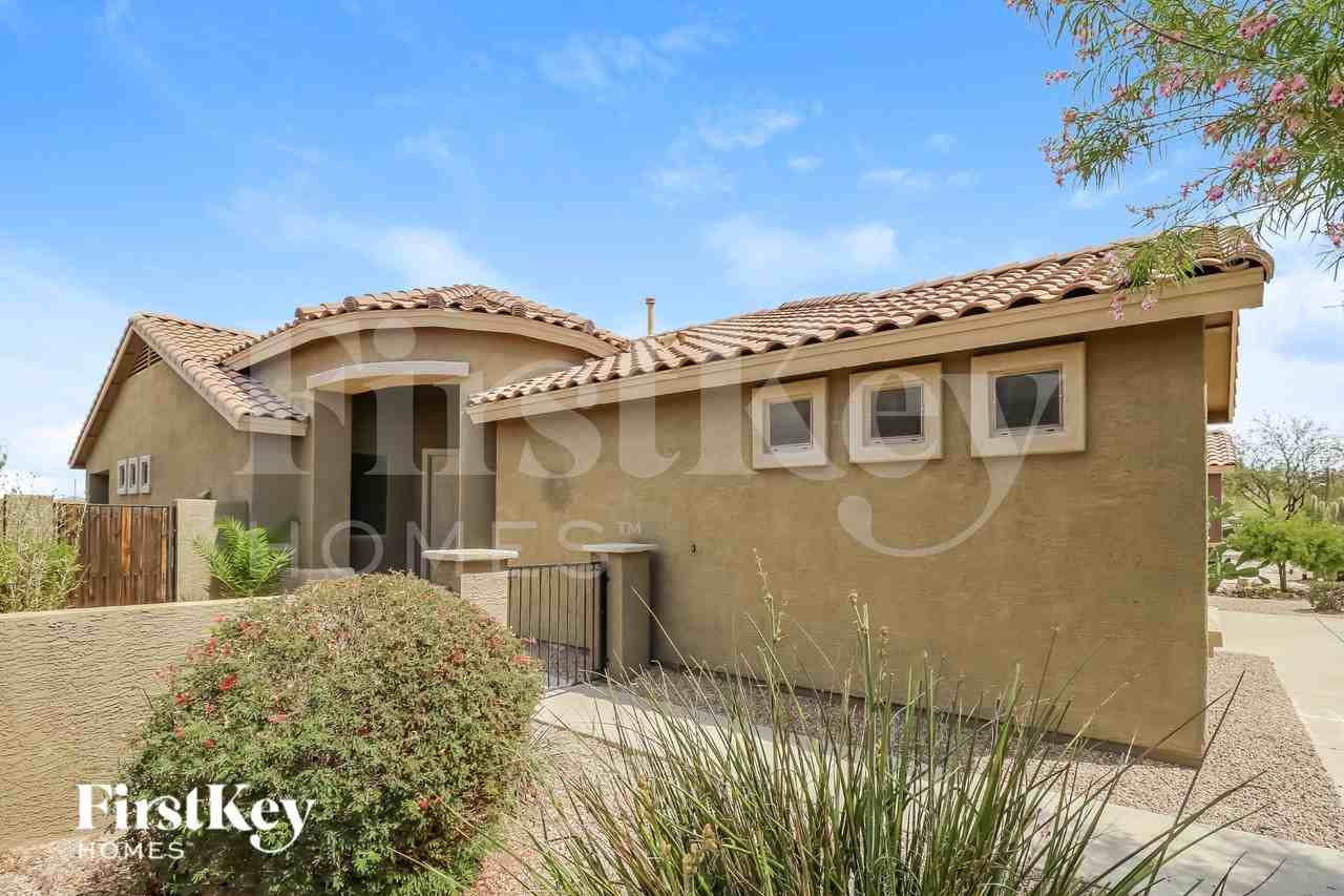 17680 W Buckhorn Dr - Photo 2 of 15