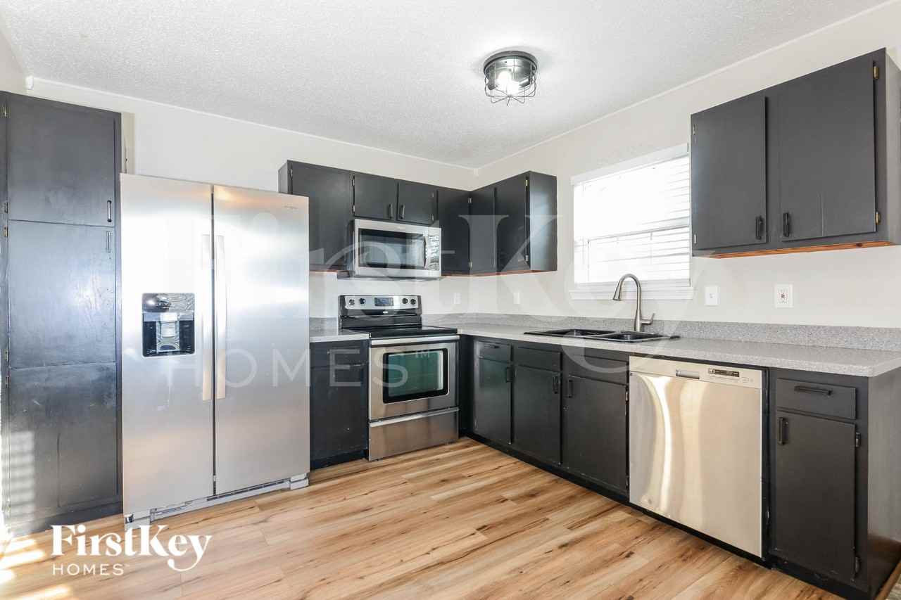 5355 Milhouse Rd - Photo 5 of 18
