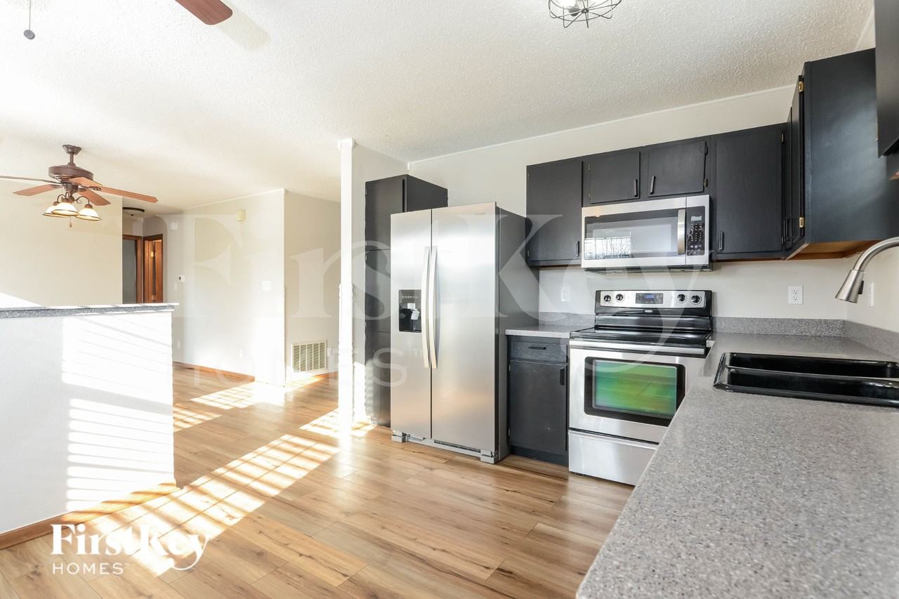 5355 Milhouse Rd - Photo 6 of 18