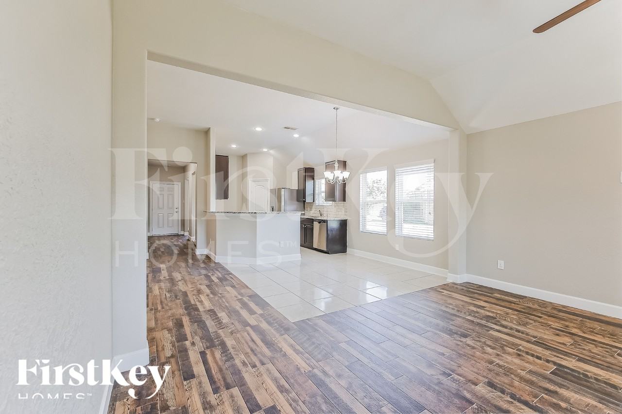 2598 Magnolia Fair Way - Photo 4 of 18