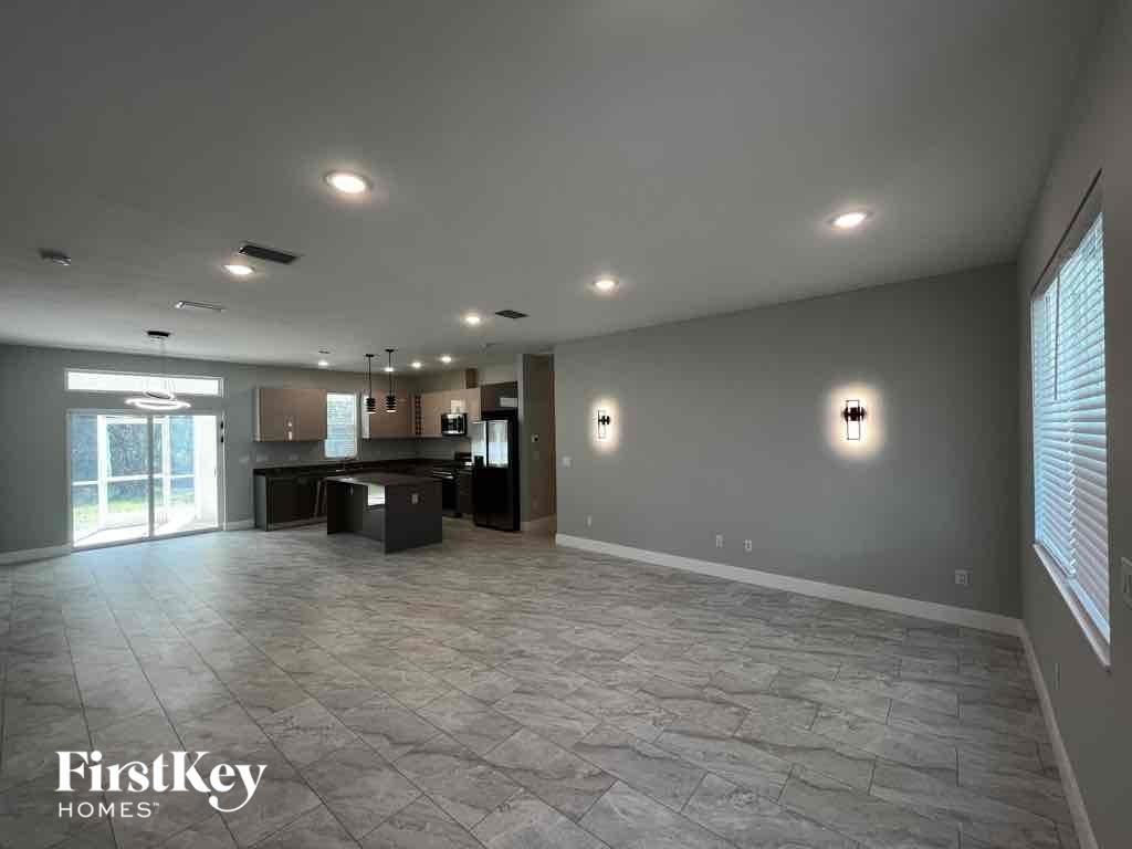 4391 Cuthbert Ave - Photo 3 of 15