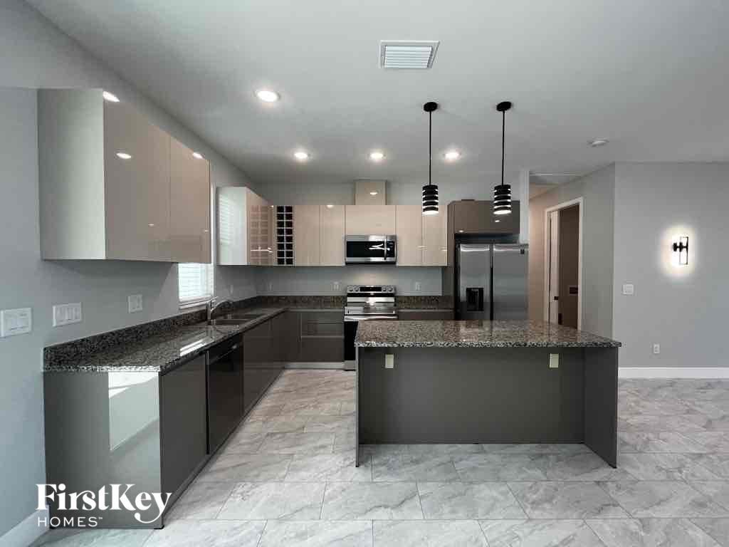 4391 Cuthbert Ave - Photo 4 of 15