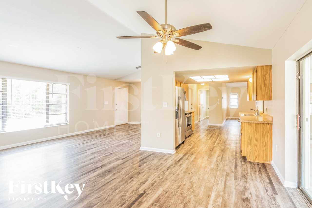 1371 Maracaibo St - Photo 2 of 18