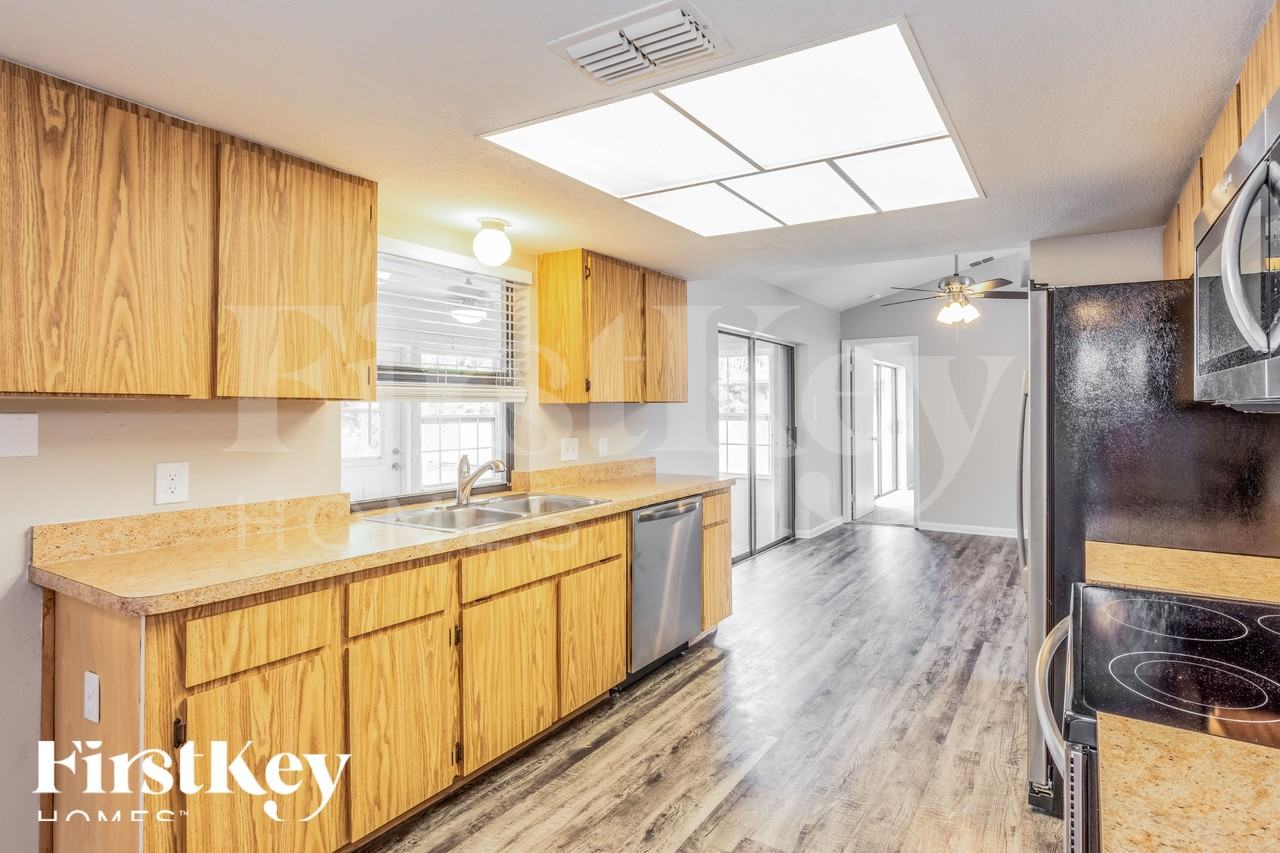 1371 Maracaibo St - Photo 7 of 18