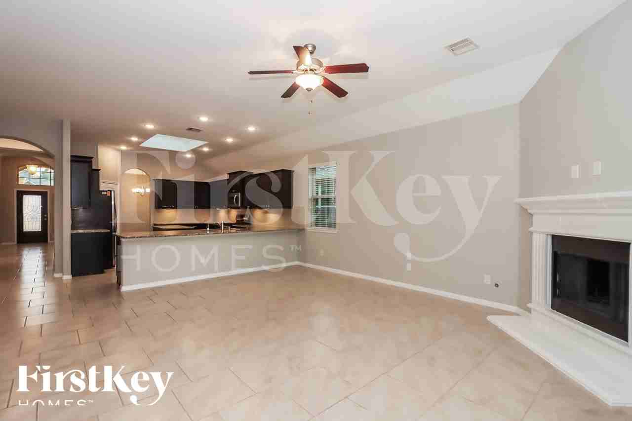 5518 Glenfield Spring Ln - Photo 5 of 18