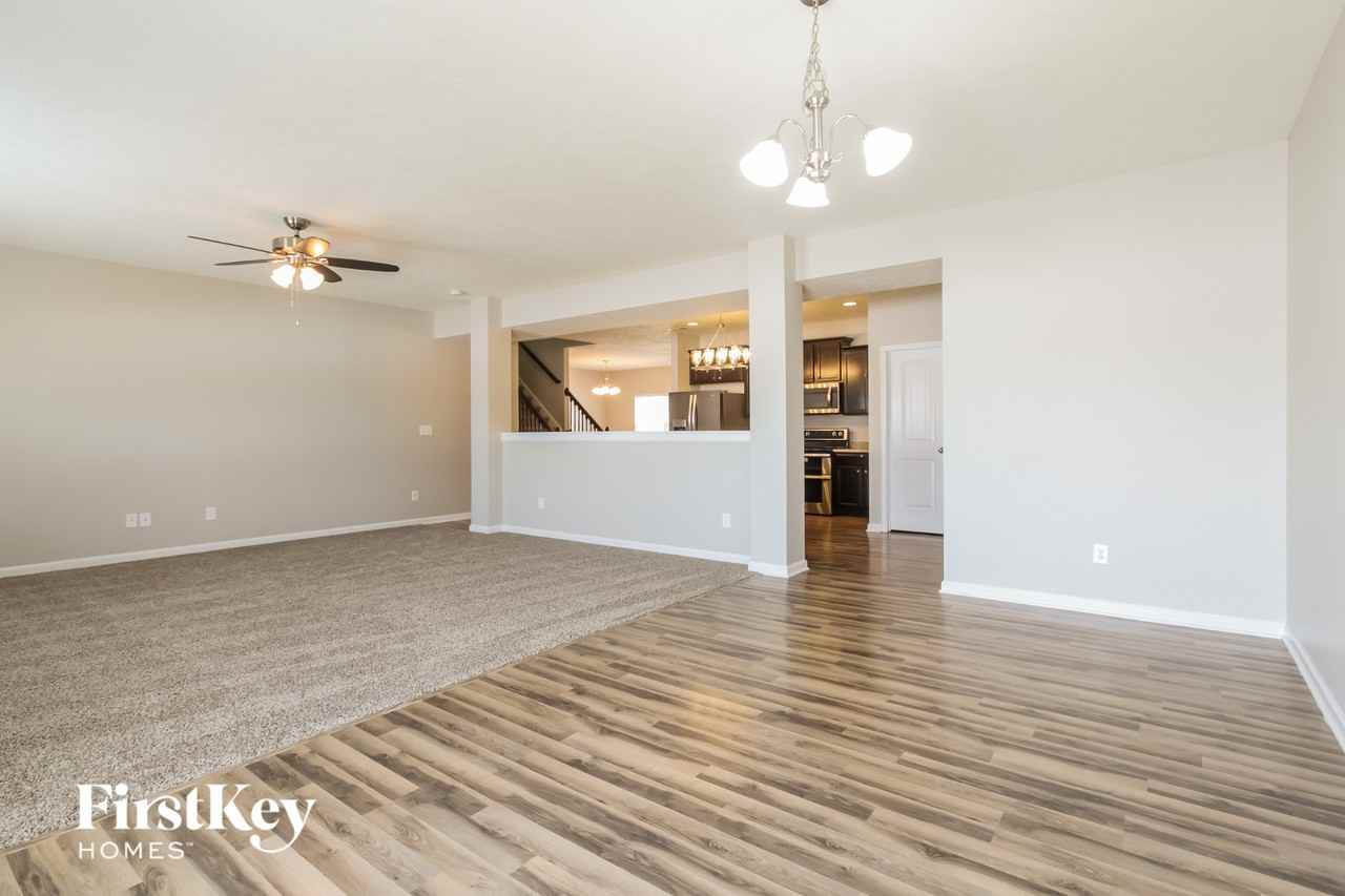 770 Carolina Way - Photo 3 of 15