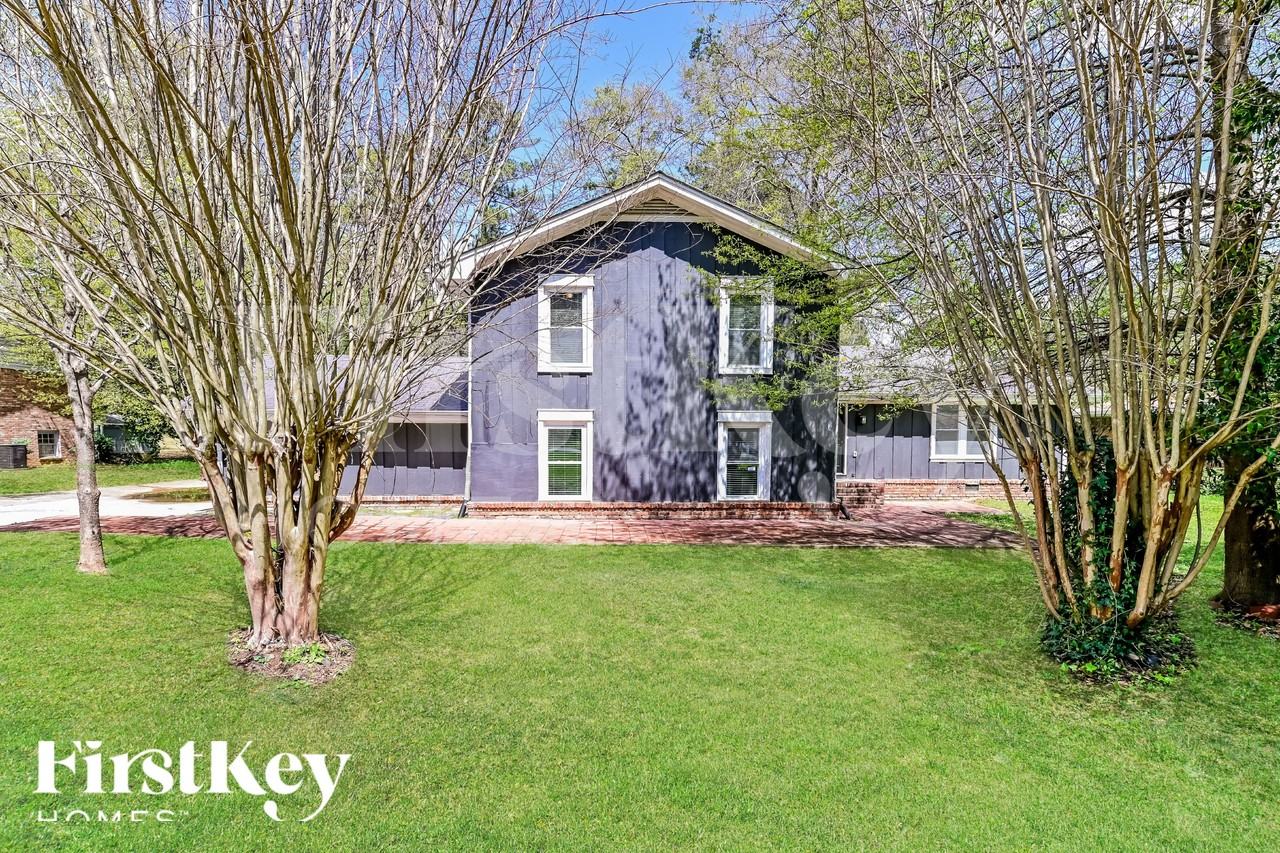 2264 Country Club Dr Se