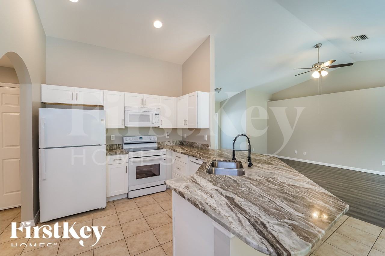 1570 Waldorf Dr - Photo 7 of 18