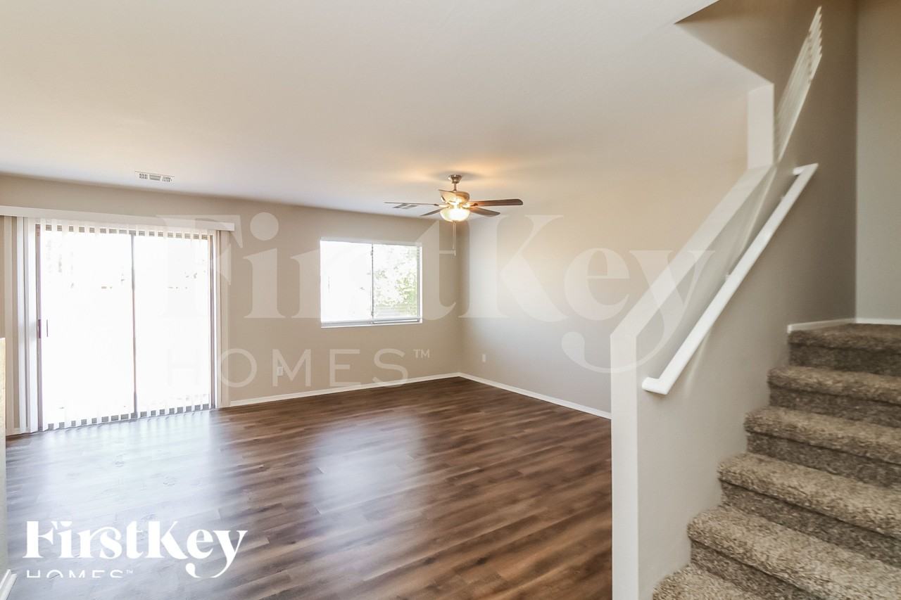 10612 W Sonora St - Photo 2 of 15