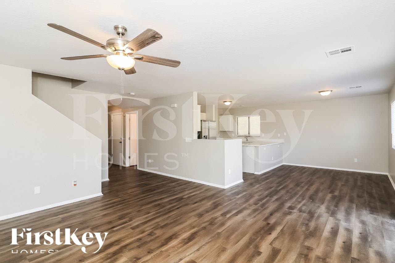 10612 W Sonora St - Photo 4 of 15