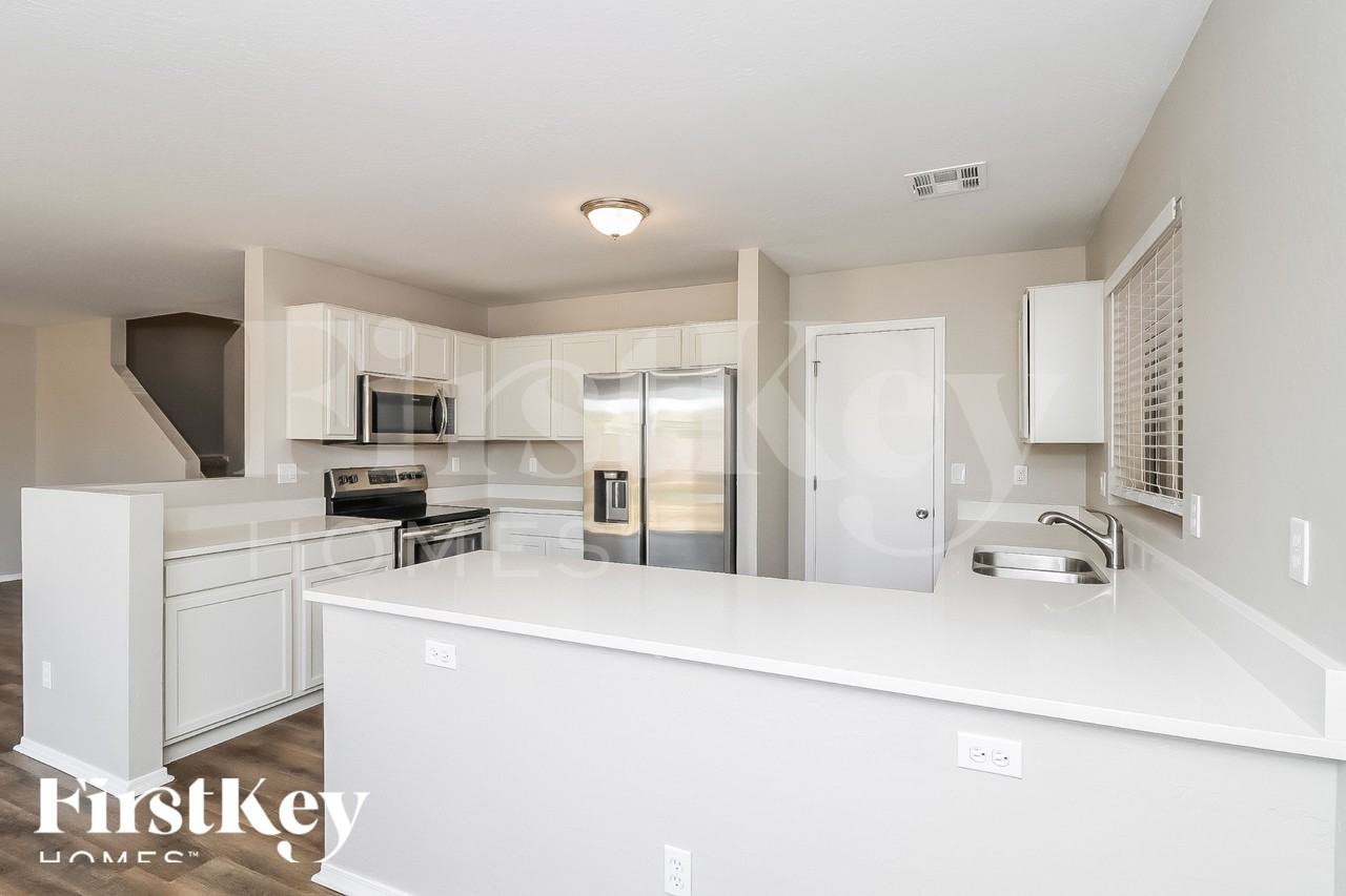 10612 W Sonora St - Photo 7 of 15