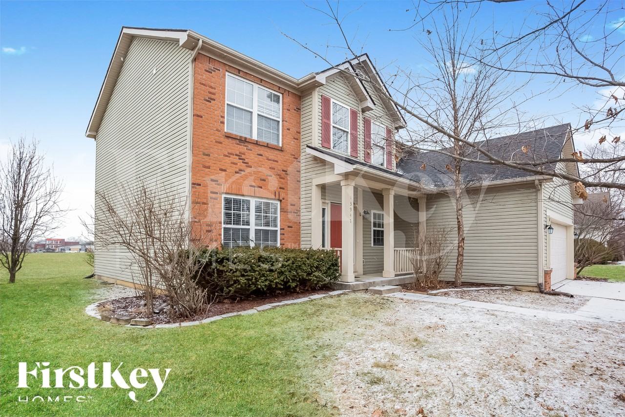 13947 Royalwood Dr - Photo 2 of 18