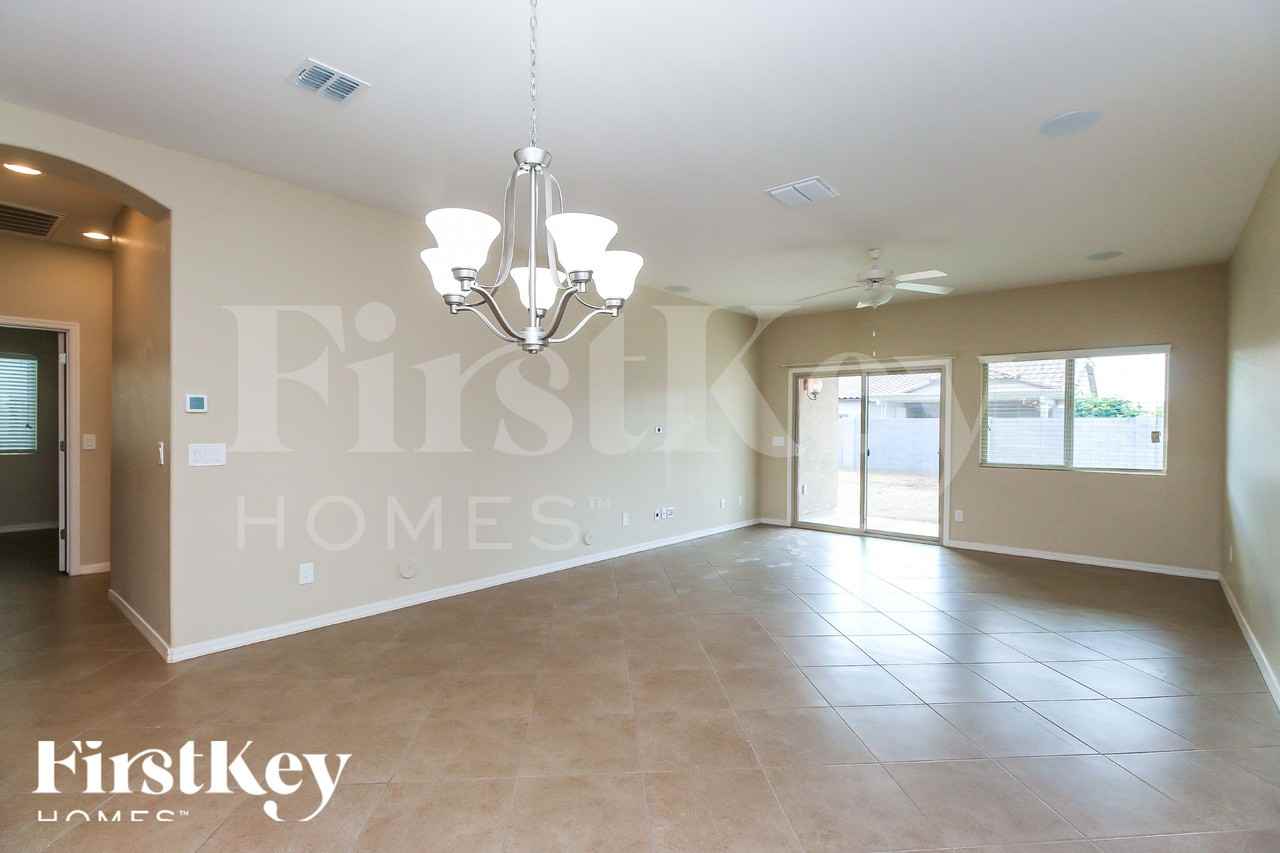 625 W Mangrove Rd - Photo 6 of 18