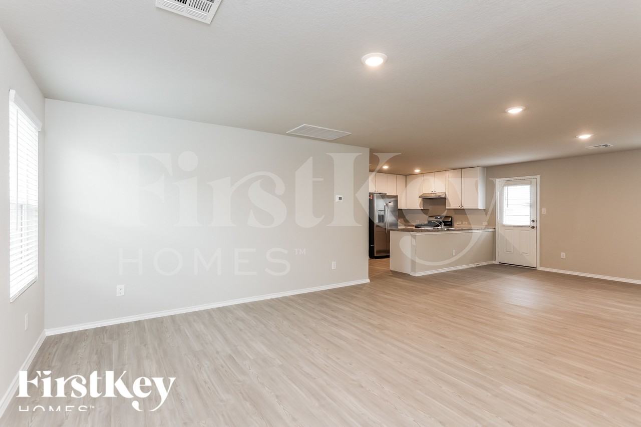 6432 Cotton Rdg - Photo 3 of 18