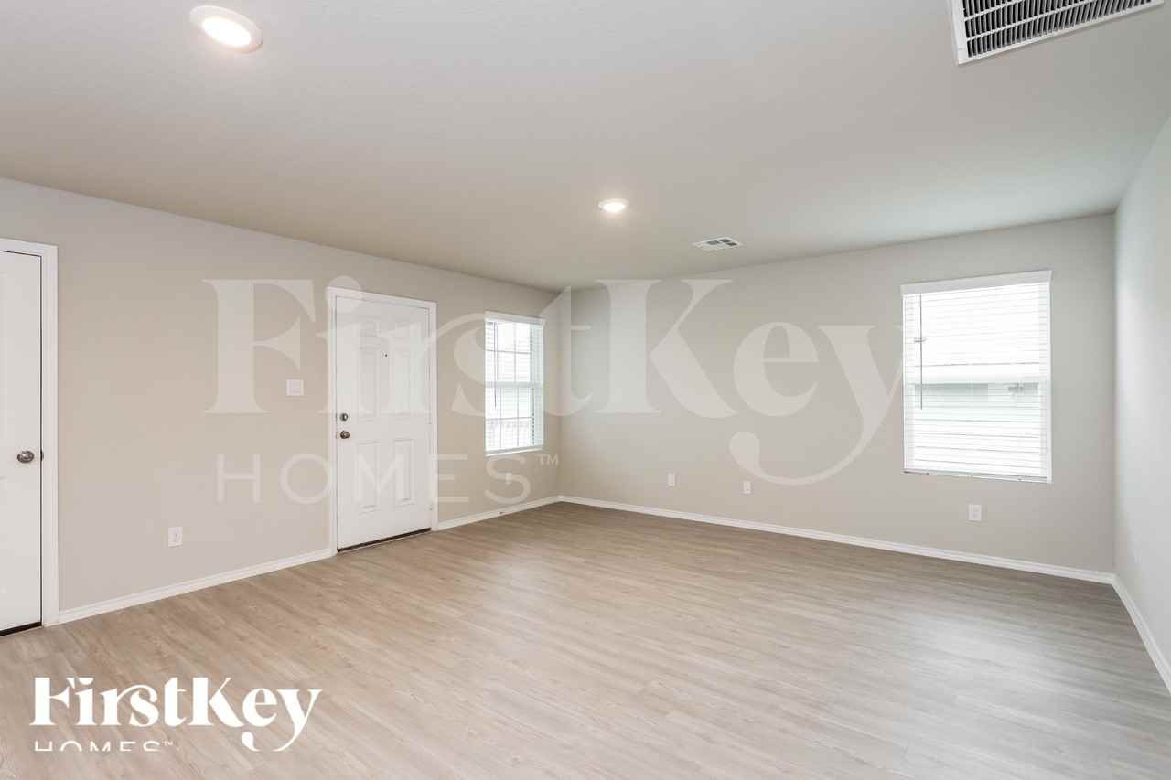 6432 Cotton Rdg - Photo 4 of 18