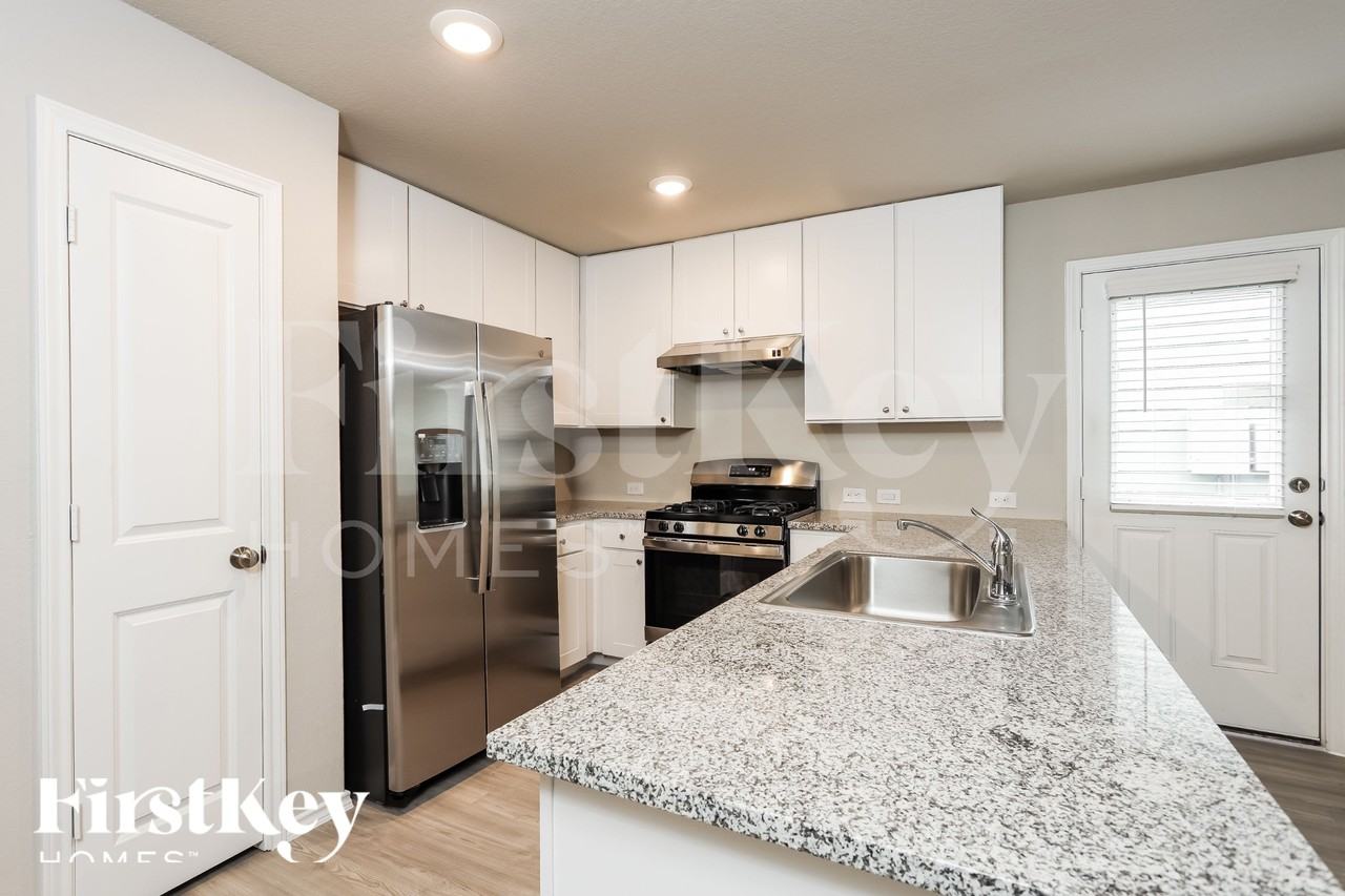 6432 Cotton Rdg - Photo 7 of 18