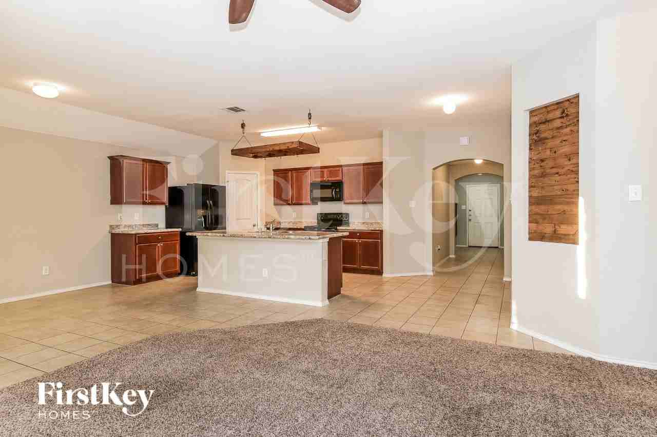 513 Azalea Dr - Photo 3 of 19