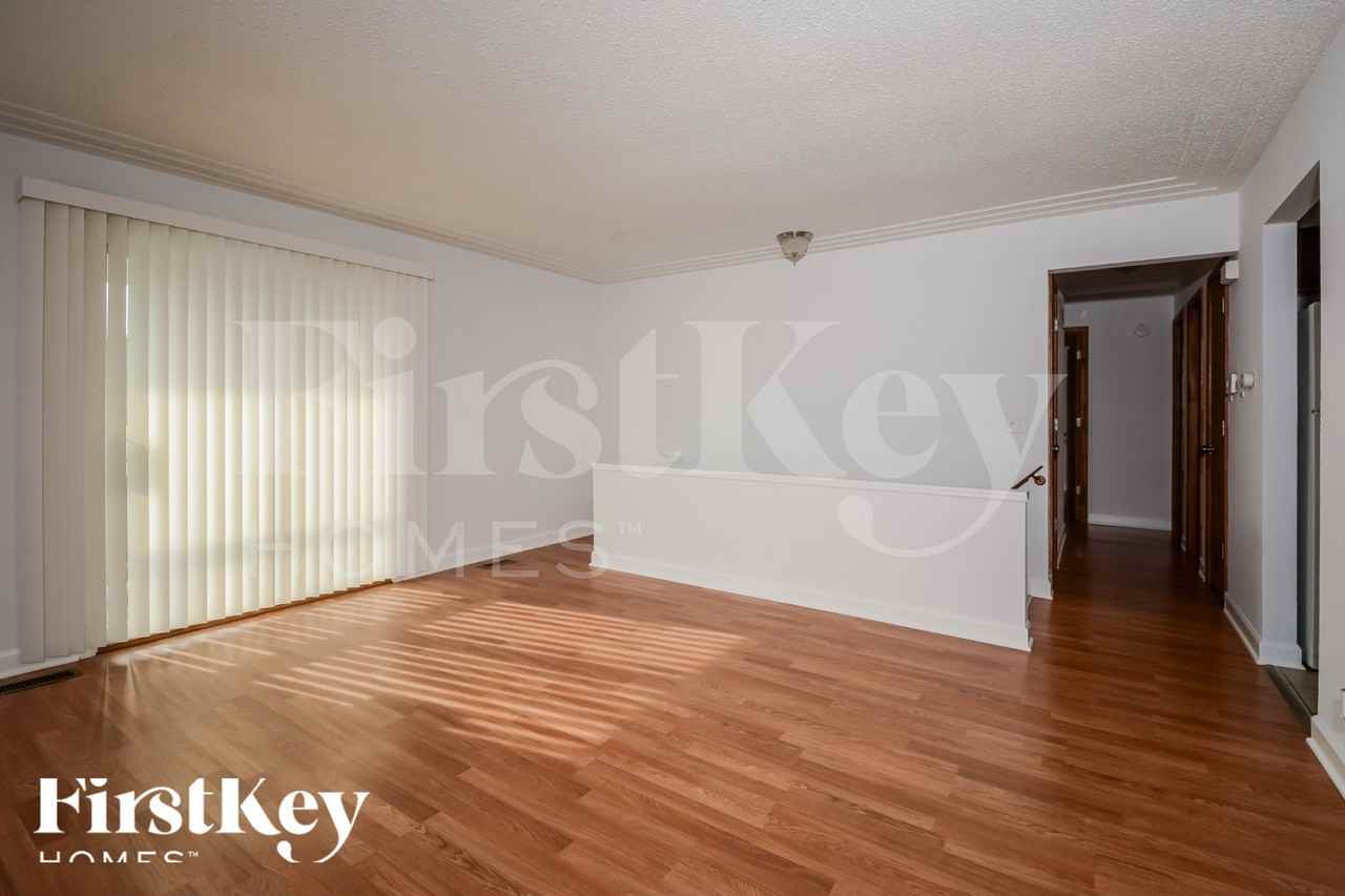 1865 Waybridge Ln - Photo 6 of 18