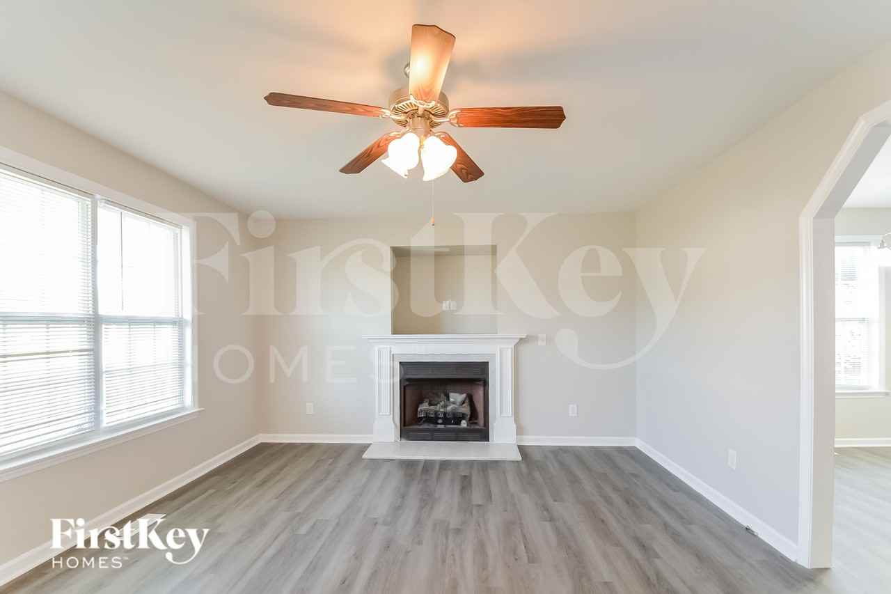 214 Sunset Pointe Dr - Photo 2 of 15