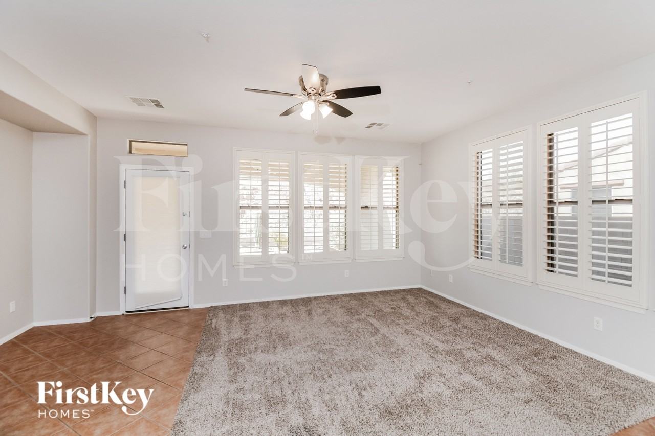 18505 W Verdin Rd - Photo 4 of 20