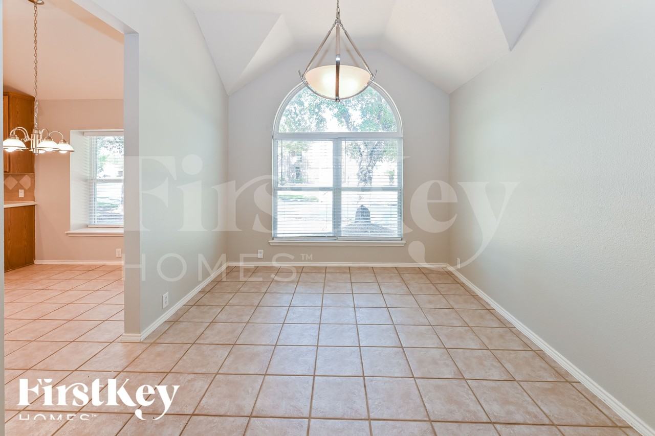 3302 Thorpeshire Ct - Photo 5 of 18