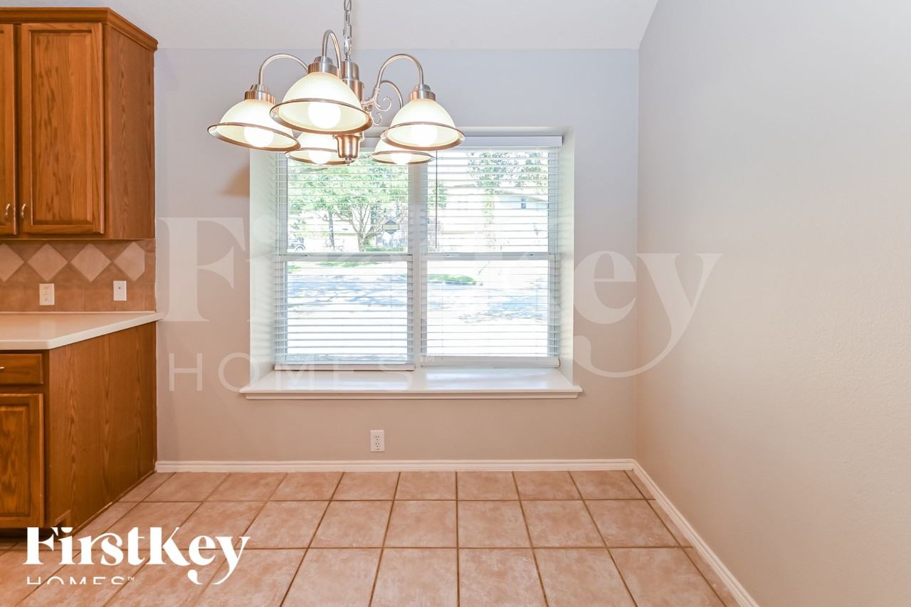 3302 Thorpeshire Ct - Photo 7 of 18