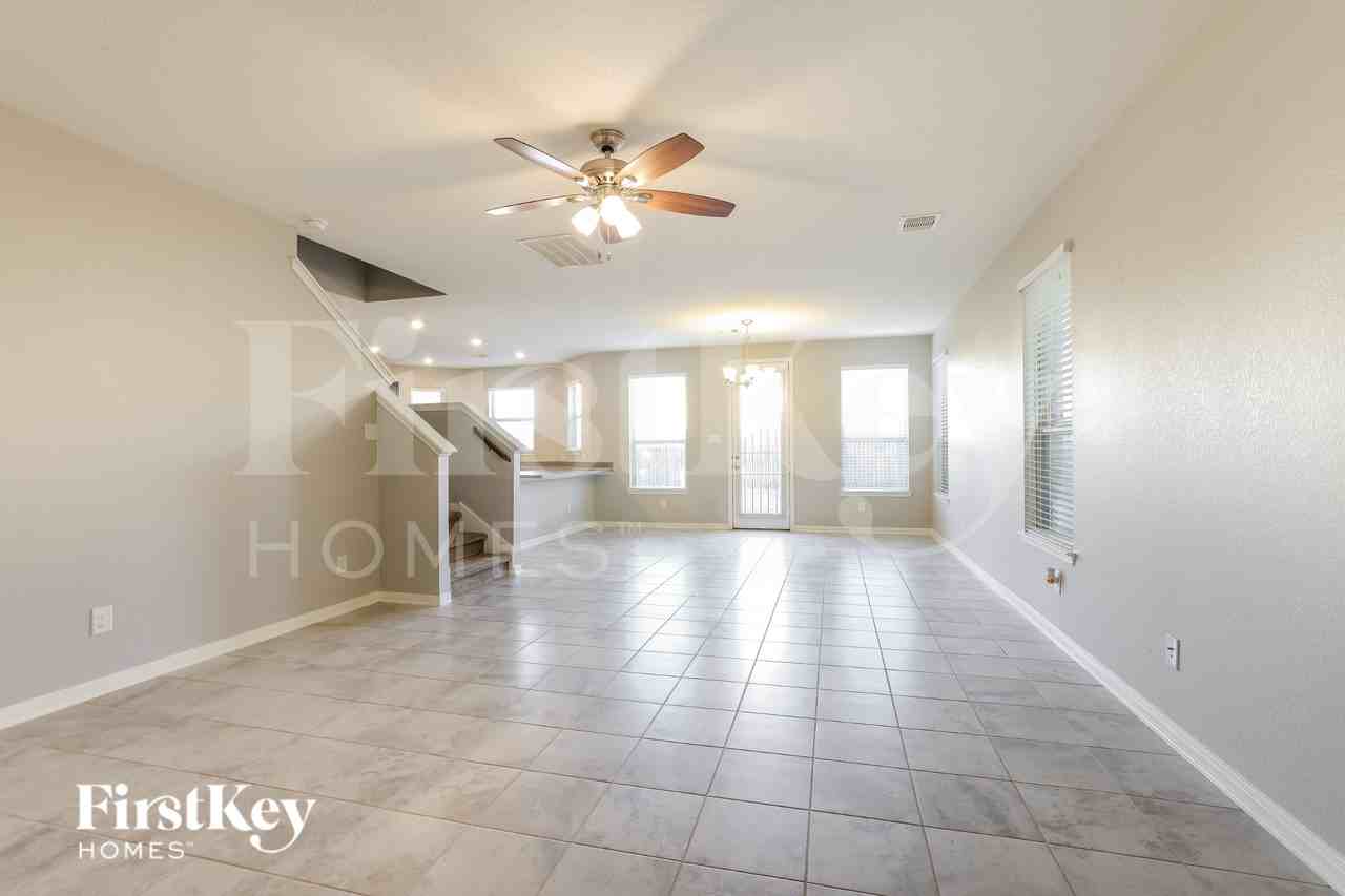 16330 Placewood Ct - Photo 2 of 19