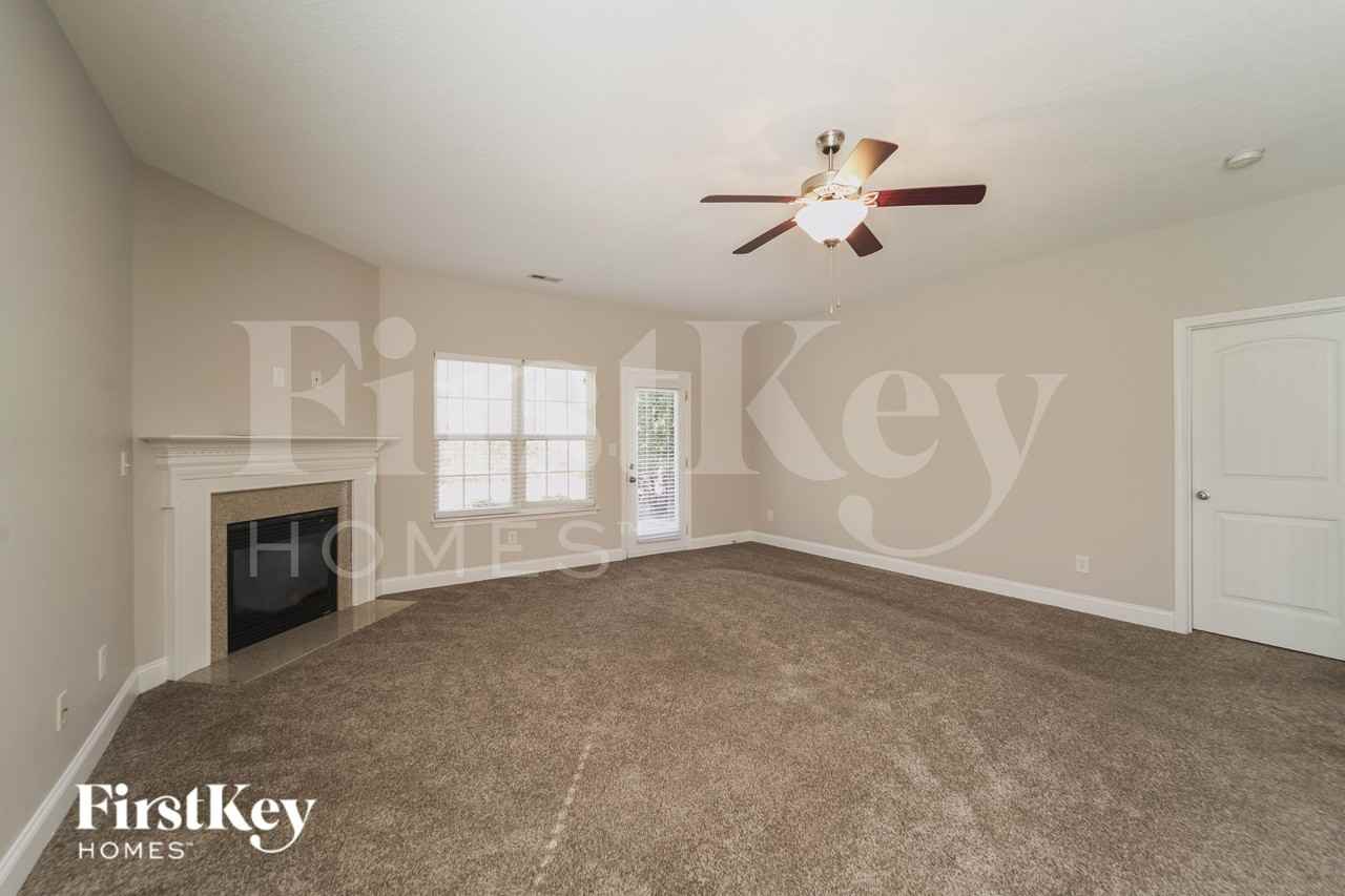 6124 Silver Chime Way - Photo 4 of 18