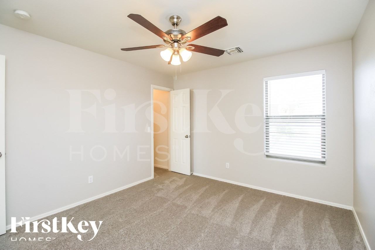 1858 E Omega Dr - Photo 7 of 15